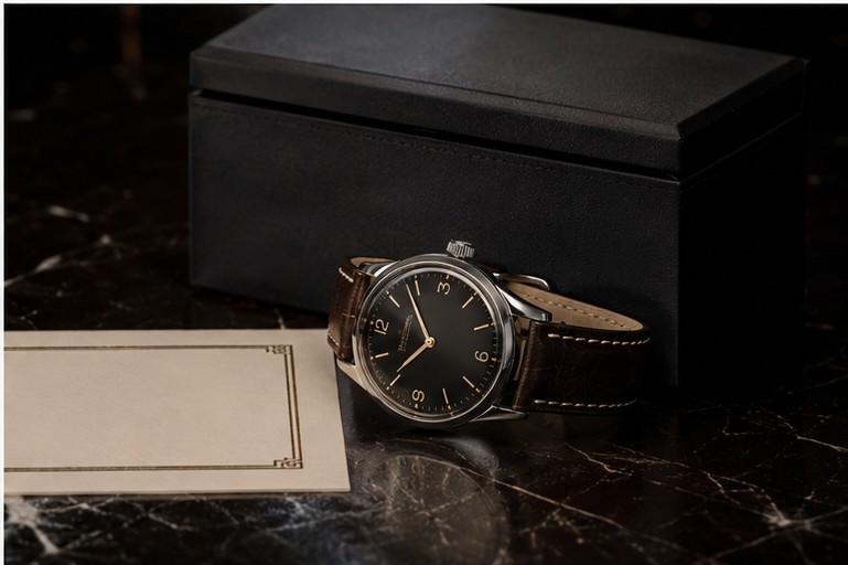 The Regent Automatic 1952 beside its presentation box